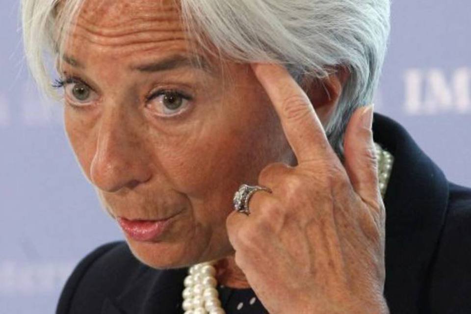 Lagarde afirma que é preciso salvar o euro em três meses
