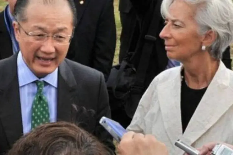 A diretora do FMI, Christine Lagarde, e o presidente do Banco Mundial, Jim Yong (Kazuhiro Nogi/AFP)