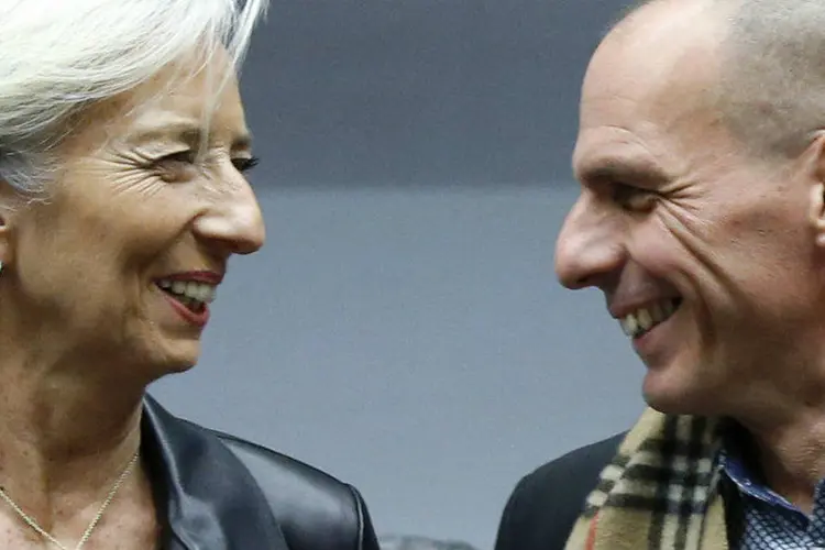 
	Lagarde, diretora do FMI e Varoufakis, ministro das Finan&ccedil;as da gr&eacute;cia: FMI se mostra contr&aacute;rio a prorrogar prazos de pagamento da d&iacute;vida grega
 (Francois Lenoir/Reuters)