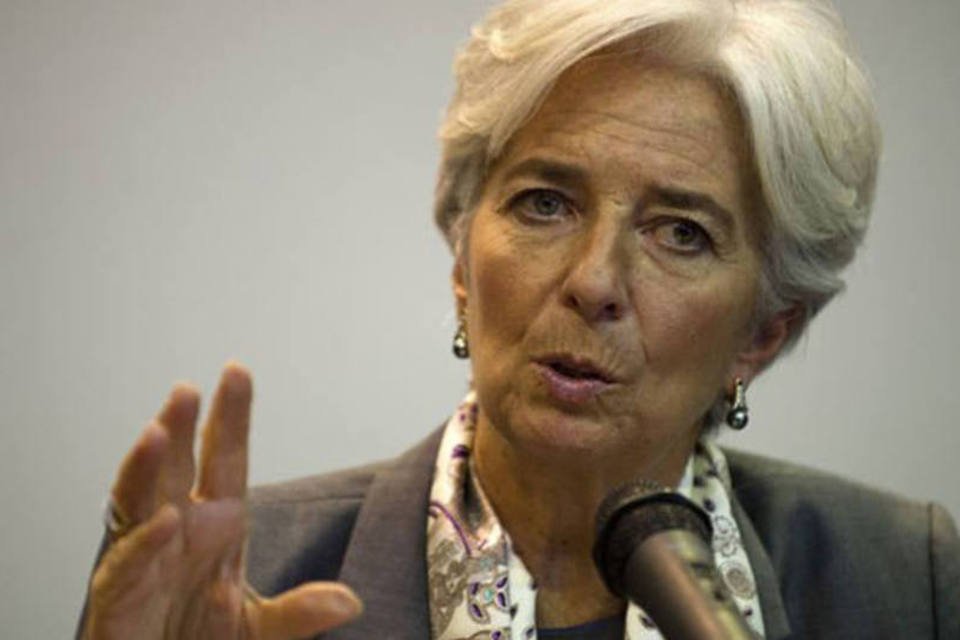 Lagarde: economia vem melhorando, mas riscos persistem