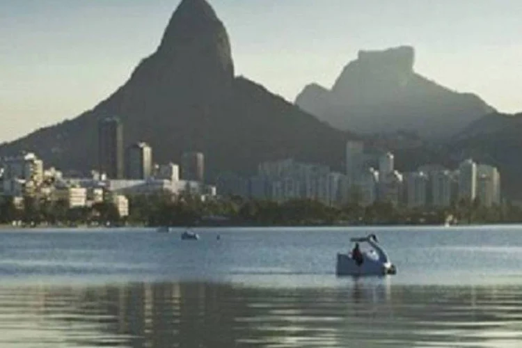 
	Lagoa Rodrigo de Freitas, no Rio de Janeiro: &eacute; a primeira vez que h&aacute; esse tipo de incidente
 (Reprodução)