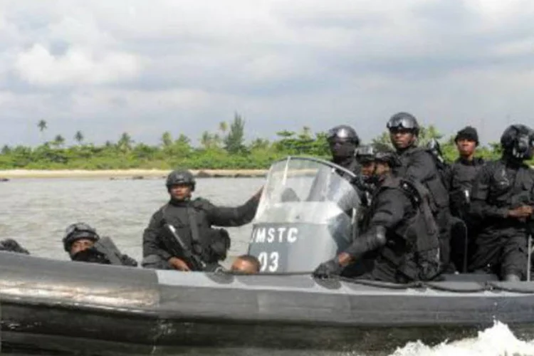 
	Exerc&iacute;cio militar conjunto em Lagos: n&uacute;mero de ataques no Golfo da Guin&eacute;, que inclui Nig&eacute;ria, Benin e Togo, passou de 39 em 2010 para 62 em 2012
 (AFP)