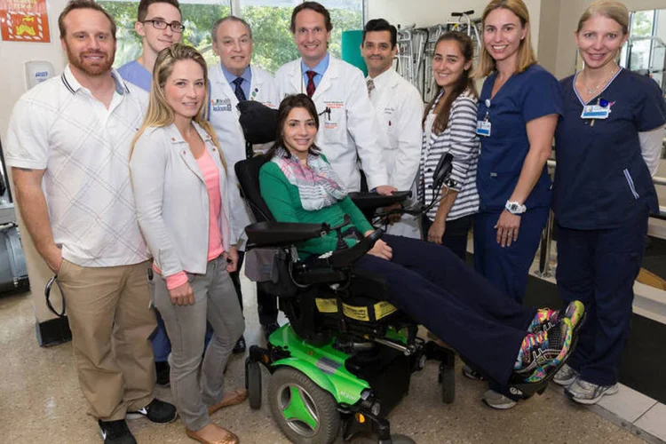 
	Lais Souza: atleta perdeu movimentos de todos os &oacute;rg&atilde;os abaixo do pesco&ccedil;o ap&oacute;s acidente de esqui a&eacute;reo
 (Jackson Health System/Divulgação)