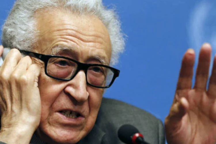 
	Lakhdar Brahimi, mediador no processo de paz para a S&iacute;ria:&nbsp;duas partes s&iacute;rias se sentaram nesta manh&atilde; pela primeira vez na mesma mesa de negocia&ccedil;&atilde;o
 (Jamal Saidi/Reuters)