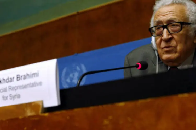Mediador internacional para a Síria, Lakhdar Brahimi: serão discutidos assuntos políticos nesta etapa do encontro (Denis Balibouse/Reuters)