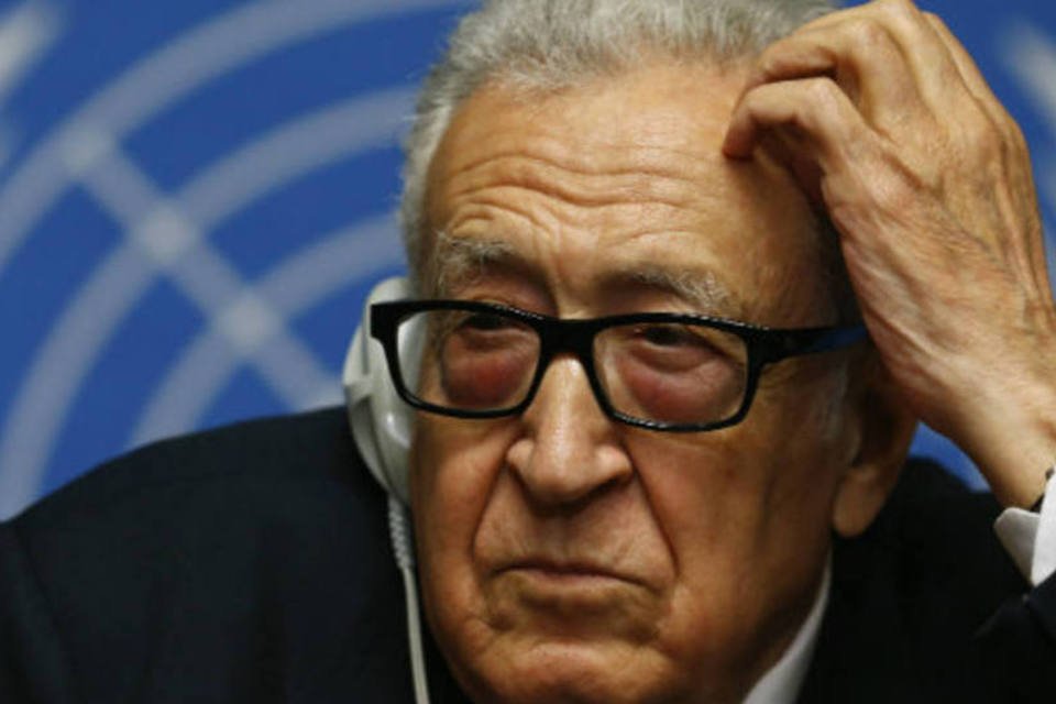 Mediador da ONU se reúne com as duas delegações sírias