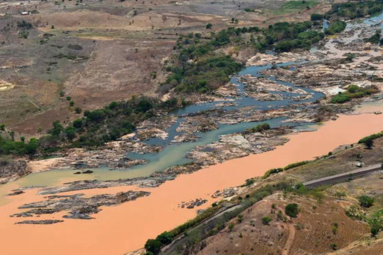 
	Contamina&ccedil;&atilde;o no Rio Doce: foram encontrados valores de minerais e turbidez inadequados
 (Fred Loureiro / Secom ES)