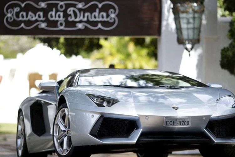 
	Lamborghini do senador Fernando Collor: cifras recuperadas pela PF incluem uma s&eacute;rie de autom&oacute;veis, muitos deles modelos de luxo e superesportivos
 (REUTERS/Ueslei Marcelino)