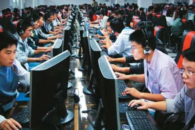 Lan House na China: há mais chineses conectados na rede do que habitantes nos Estados Unidos (Latinstock)