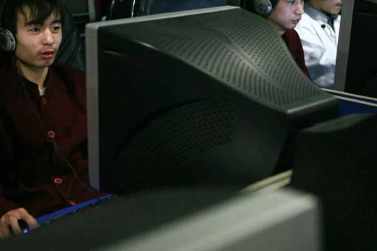 Lan house na China: Pequim e Washington já travaram disputa quanto à censura na internet (China Photos/Getty Images)
