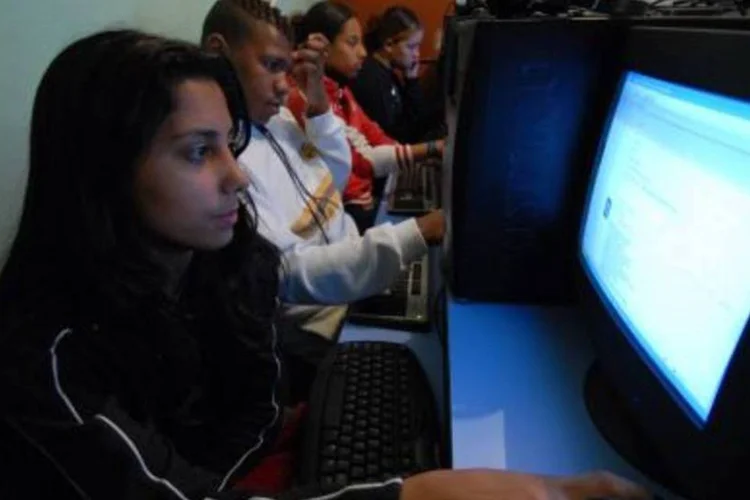 Lan house: atividade cultural (.)