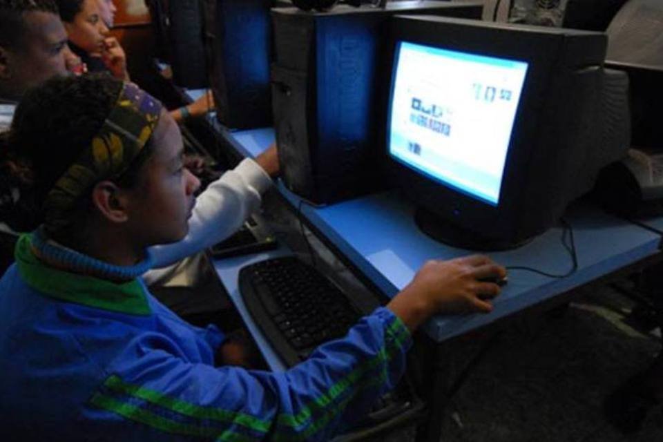 LAN houses perdem espaço no hábito do brasileiro de acesso à internet