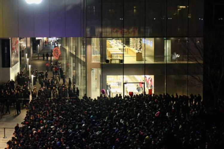 Lançamento do iPhone 4S na China: iPhones e iPads trocam mais de 1 bilhão de mensagens diariamente (Feng Li/Getty Images)