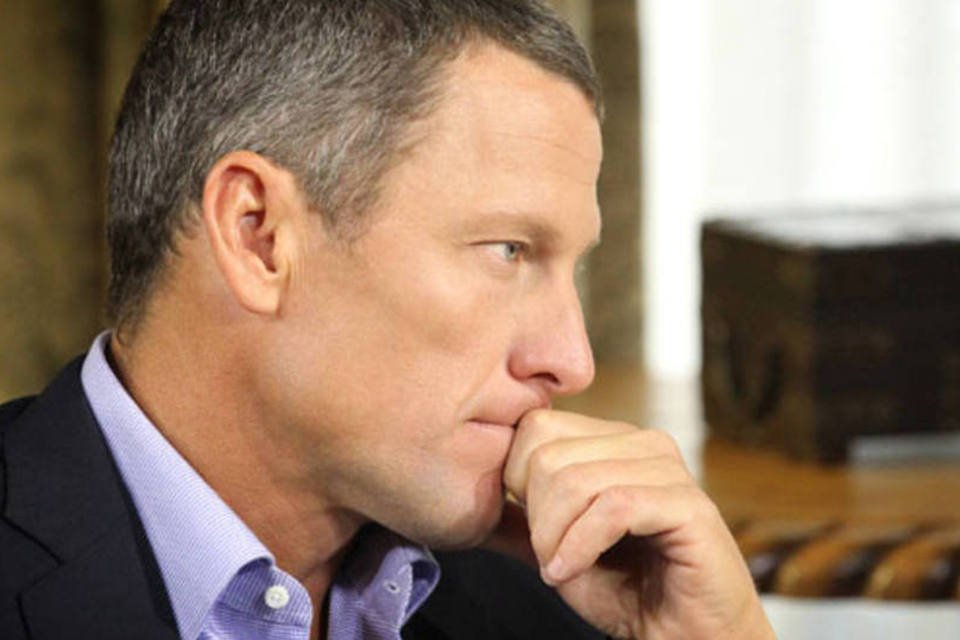 Armstrong diz ter perdido US$ 75 milhões em patrocínios