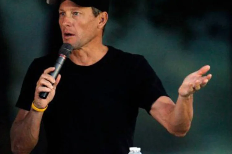
	Lance Armstrong: as declara&ccedil;&otilde;es ocorreram depois que a UCI apoiou a decis&atilde;o da USADA de anular a carreira do ex-ciclista desde agosto de 1998
 (Tom Pennington/Getty Images/AFP)
