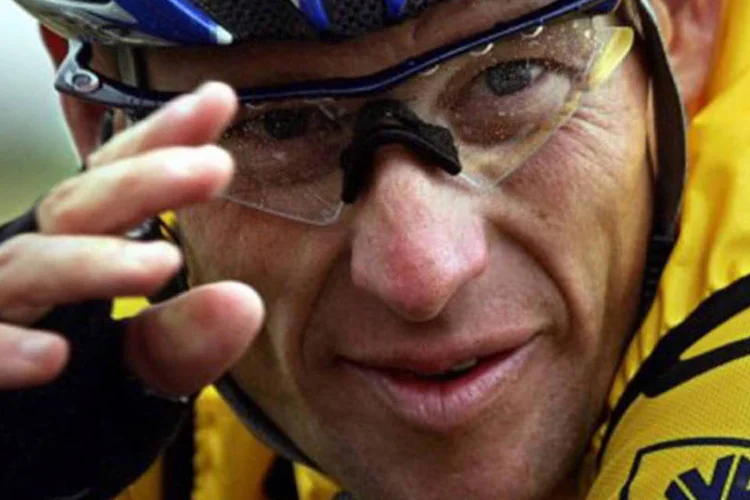 
	Oakley: marca &eacute; &uacute;ltima patrocinadora a abandonar Lance Armtrong
 (©AFP / Joel Saget)