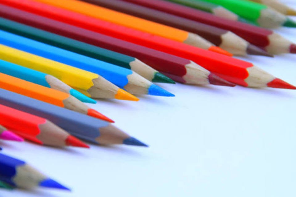 Livros de colorir para adultos causam escassez de lápis