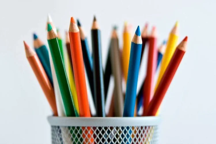 
	L&aacute;pis: fazer fichamentos e estudar em grupo podem ajudar a sua prepara&ccedil;&atilde;o para um concurso p&uacute;blico
 (Thinkstock/Ingram Publishing)