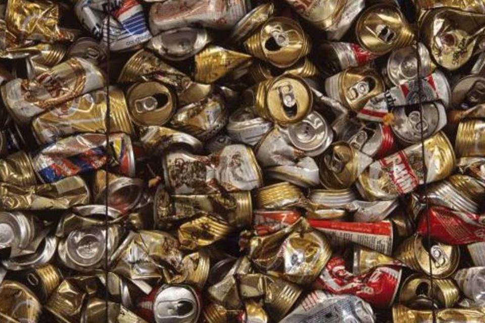 Brasil recicla 2,1 milhões de latinhas de alumínio por hora
