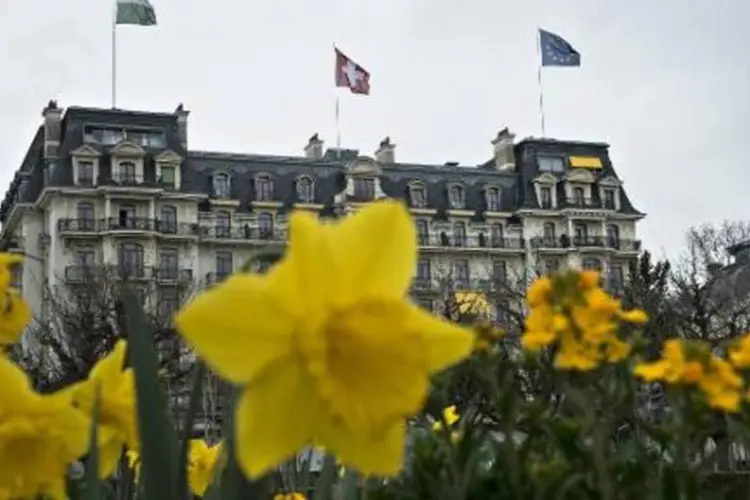 Vista do Hotel Beau Rivage Palace, em Lausanne, França, onde ocorreram as negociações nucleares (BRENDAN SMIALOWSKI/AFP)