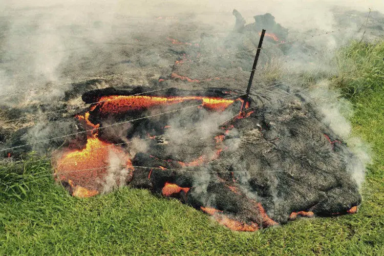 Lava do vulcão Kilauea, que fica na maior ilha do arquipélago do Havaí, nos EUA (/U.S. Geological Survey/Handout via Reuters)