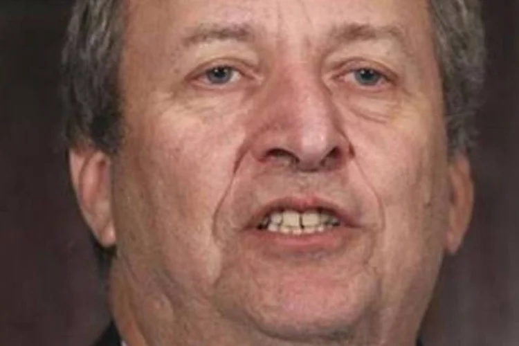 Lawrence Summers: progresso contínuo (.)