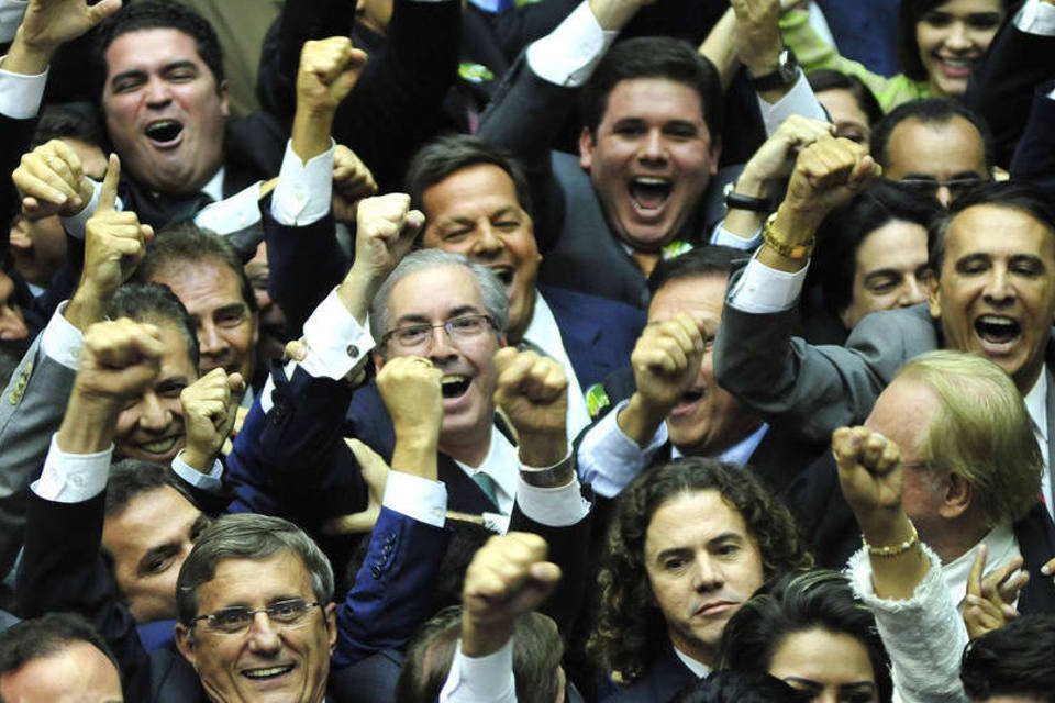 A dança das cadeiras dos deputados que votarão o impeachment