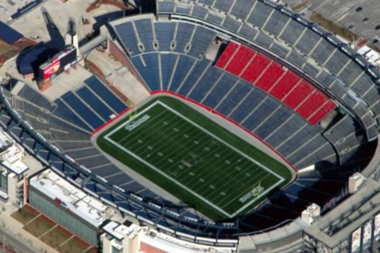 O Gillette Stadium é um exemplo de Naming Rights. A estratégia consiste na apropriação de um estádio, arena, evento ou equipe por parte de uma marca, para sua divulgação. (Wikimedia Commons)