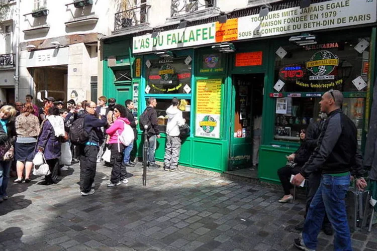 Europa: Seguindo as recomendações sanitárias, restaurantes e bares europeus reabrem depois de dois meses de quarentena (PlotSpoiler/Wikimedia Commons)