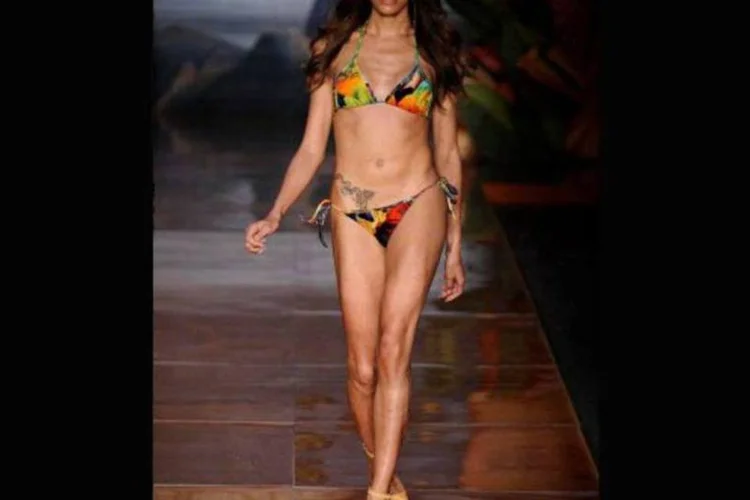 Lea T  desfila para a Blue Man, na Fashion Rio (Agência Fotosite/Divulgação)