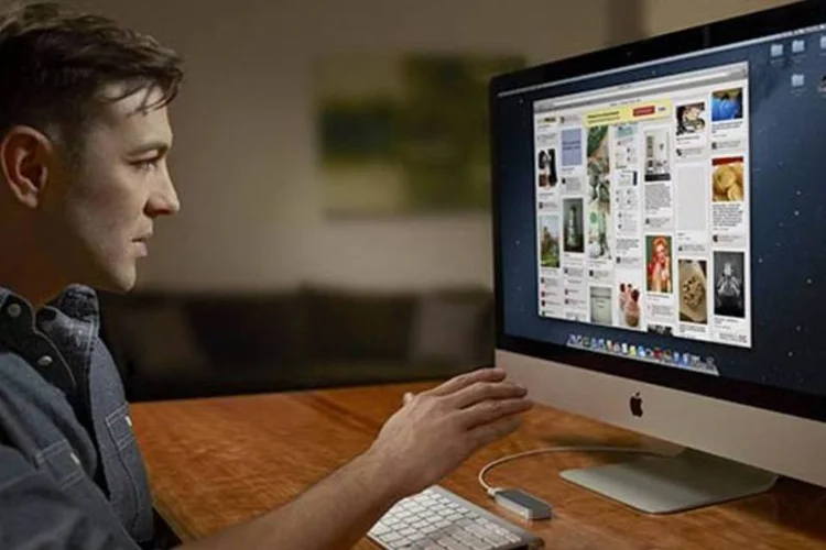 Colocado sobre a mesa, o Leap Motion reconhece gestos feitos no ar com as mãos (Divulgação)