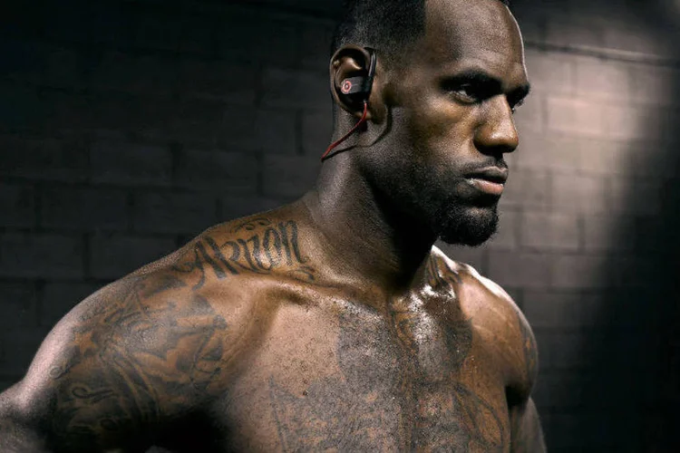 LeBron James: novo comercial da Beats para fones wireless (Divulgação/Divulgação)