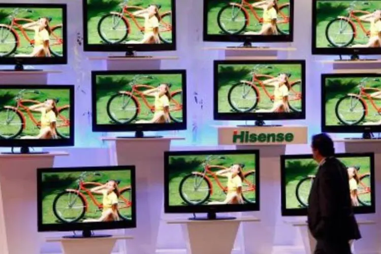 TVs de LED já começam a faltar nas lojas, devido à alta procura antes da Copa do Mundo.  (.)