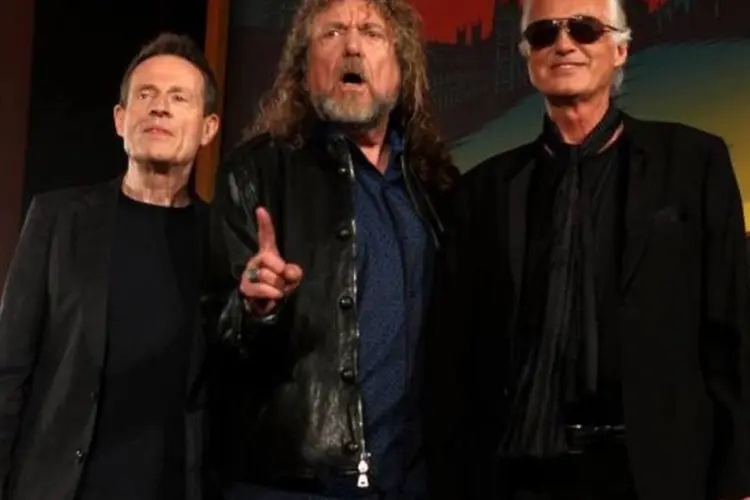 Os membros restantes do Led Zeppelin - John Paul Jones (esquerda), Robert Plant (centro) e Jimmy Page (direita) - no dia 21 de setembro de 2012 (Danny Martindale/Getty Images)