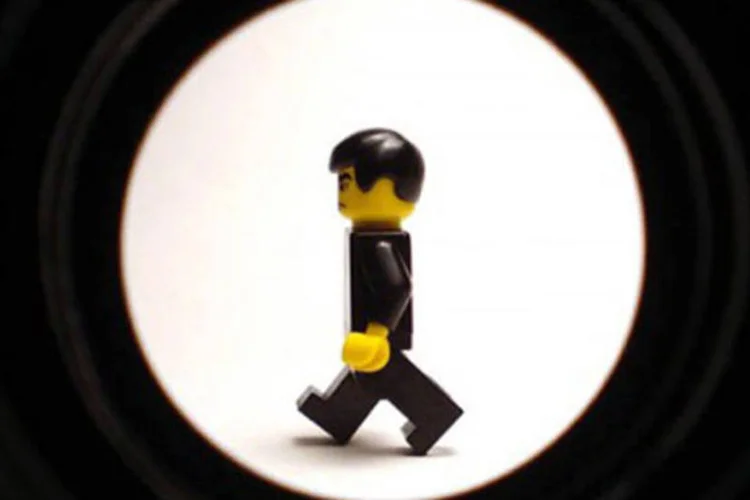 Cena de James Bond remontada com Lego (Divulgação)
