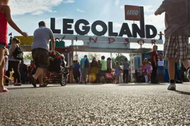 
	Legoland: os parques s&atilde;o altamente interativos, mais do que outros parques de divers&otilde;es, permitindo que as crian&ccedil;as construam seus brinquedos
 (Divulgação)