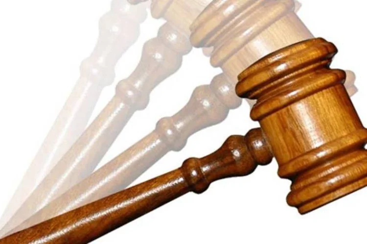 
	Justi&ccedil;a: empresas engrossam a fila de processos nos tribunais
 (VEJA SÃO PAULO)