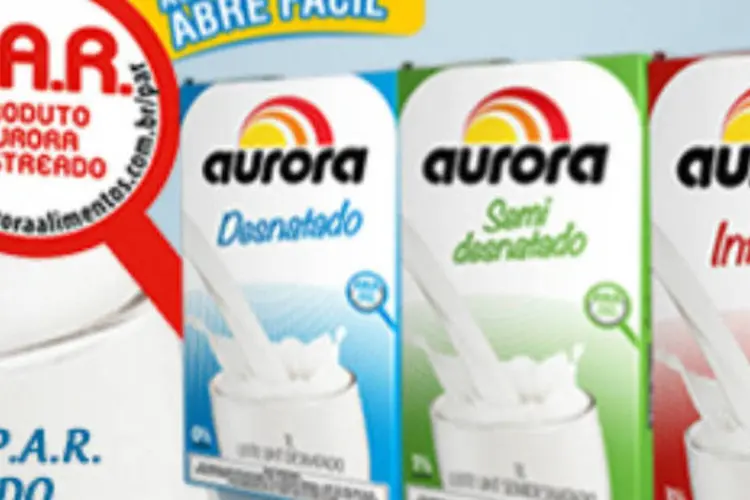 Leite da marca Aurora: fornecimento de leite in natura para a indústria de lácteos de Pinhalzinho também está obstruída (Divulgação)