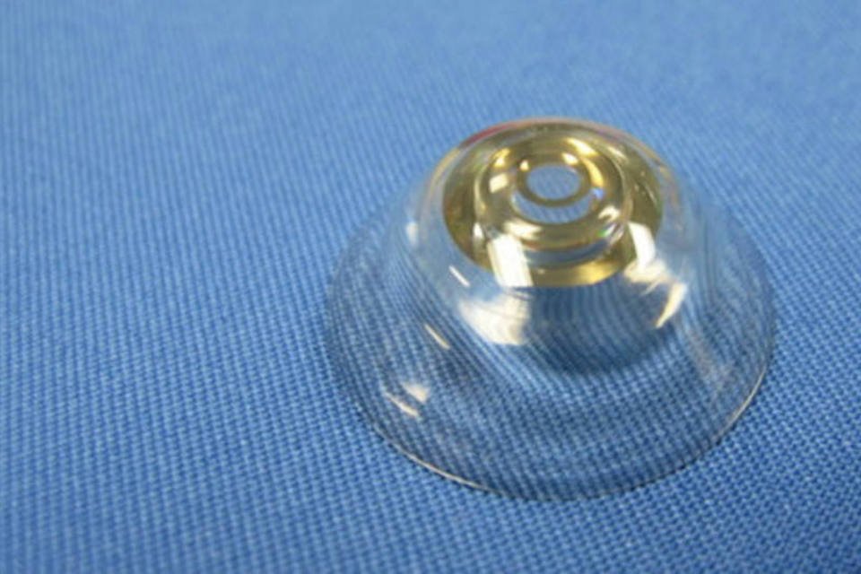 Pesquisadores desenvolvem lente de contato que pode dar zoom