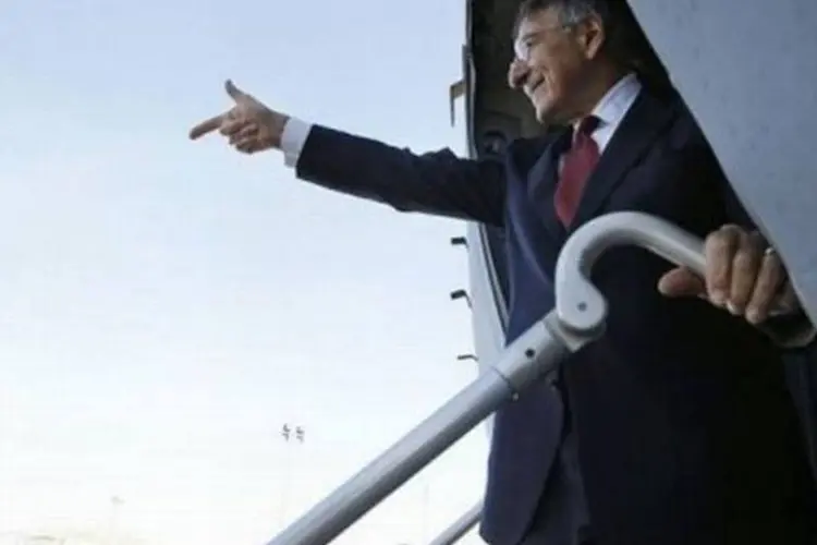 O chefe do Pentágono, Leon Panetta, encerrando uma visita a Trípoli, na Líbia (Pablo Martinez Monsivais/AFP)