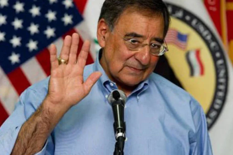 Leon Panetta na coletiva em Bagdá: os iraquianos devem 'pressionar o Irã por uma mudança de atitude'
 (Paul J. Richards/AFP)