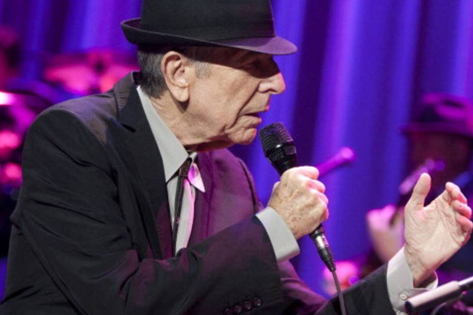 Comemorarei meus 80 anos fumando, diz Leonard Cohen