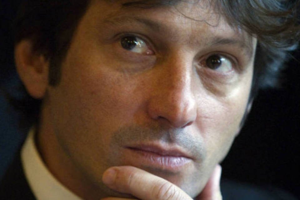 Após ter pena elevada, Leonardo pede demissão do PSG