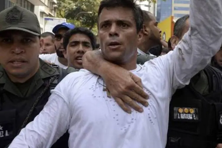 
	Leopoldo L&oacute;pez: o opositor venezuelano cumprir&aacute; pena na pris&atilde;o militar de Ramo Verde, pr&oacute;xima a Caracas, onde &eacute; mantido sob cust&oacute;dia desde que se entregou &agrave; Justi&ccedil;a em 18 de fevereiro de 2014
 (Juan Barreto/AFP)