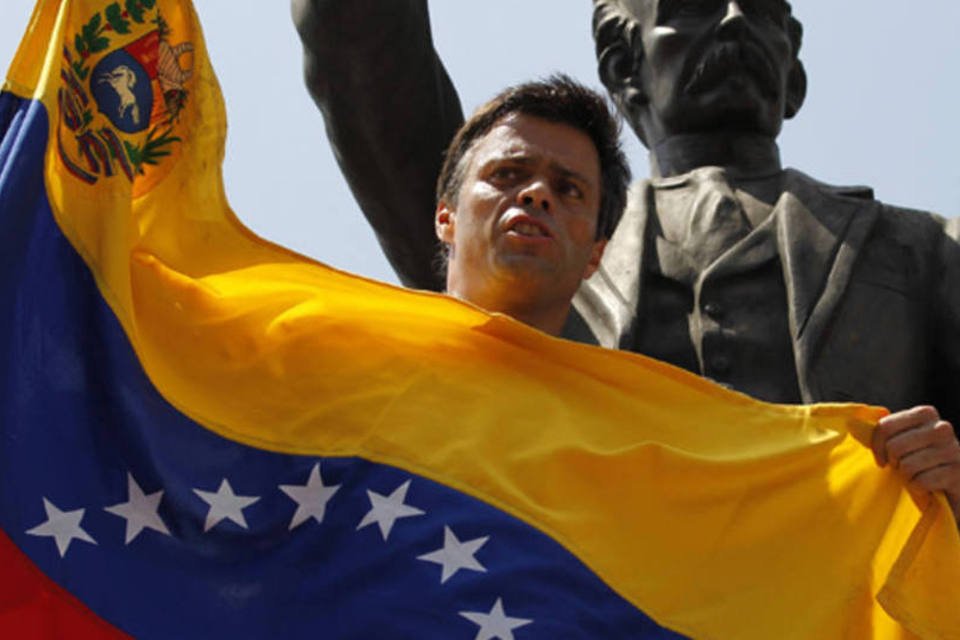 Manifestantes pedem liberdade para líder Leopoldo López