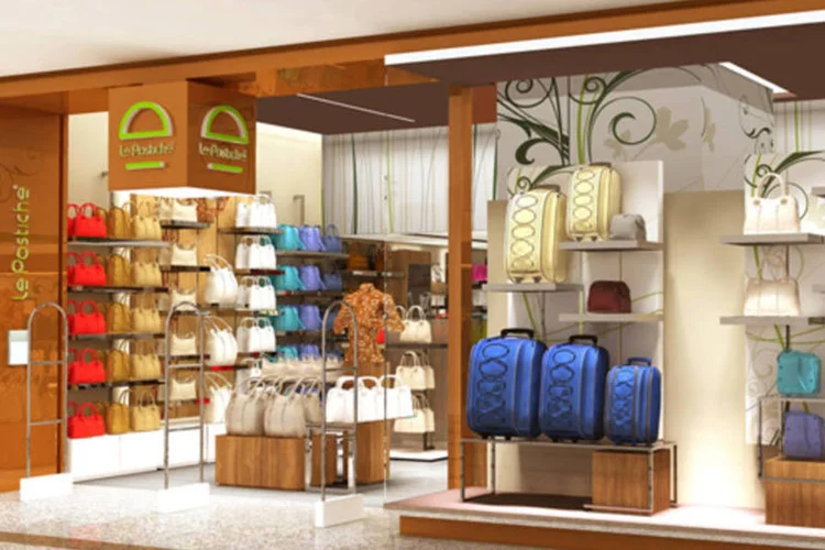 Loja da Le Postiche: entre os destaques do bazar estão as malas, bolsas, sacolas e mochilas para notebook (Divulgação)