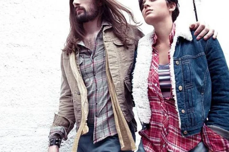 Foto para ação do Dia dos Namorados da linha de roupas e calças jeans da Levi's (Divulgação)