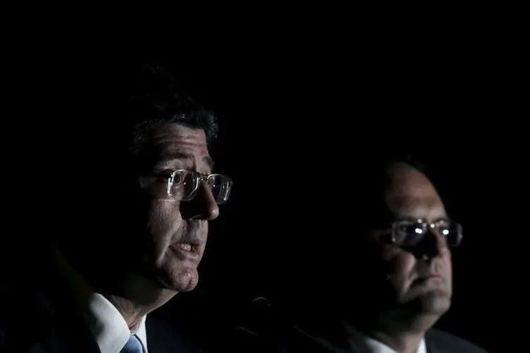 
	Os ministros Joaquim Levy e Nelson Barbosa reiteram que &quot;a redu&ccedil;&atilde;o do ritmo de crescimento da economia afetou as receitas or&ccedil;ament&aacute;rias&quot;
 (Ueslei Marcelino/Reuters)