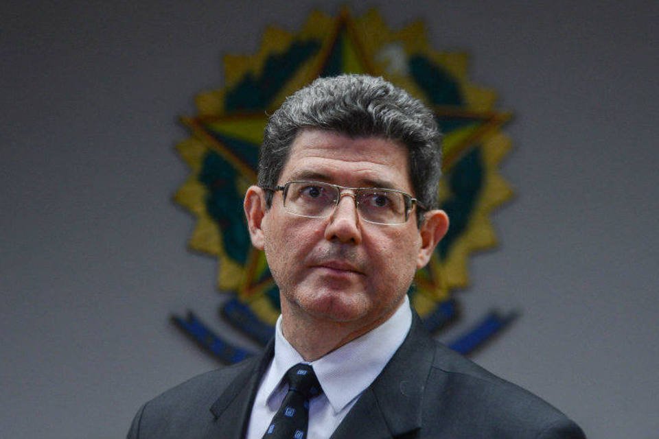 Brasil volta ao grau especulativo e crise alcança Levy