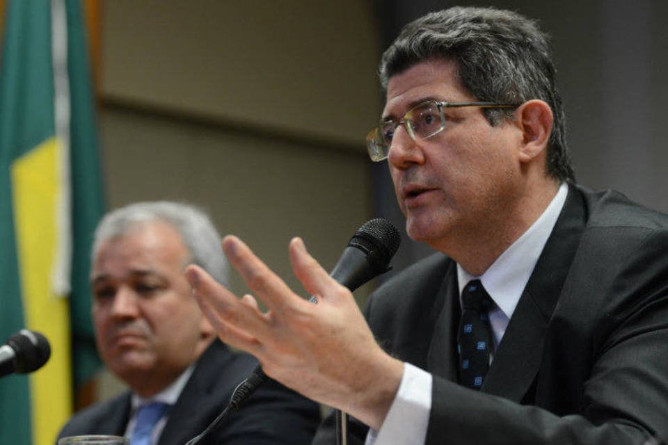 Se imposto fortalecer o país, população entenderá, diz Levy